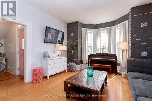 91 Scott Street, St. Thomas, ON - Indoor Photo Showing Living Room