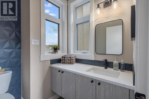 3220 Hilltown Drive Unit# 20, Kelowna, BC - Indoor Photo Showing Bathroom