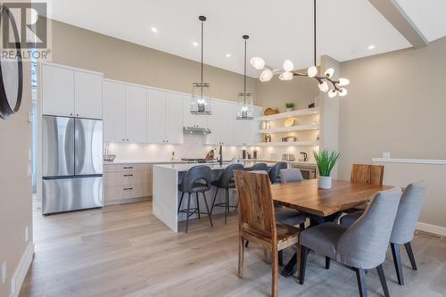 3220 Hilltown Drive Unit# 20, Kelowna, BC - Indoor Photo Showing Dining Room