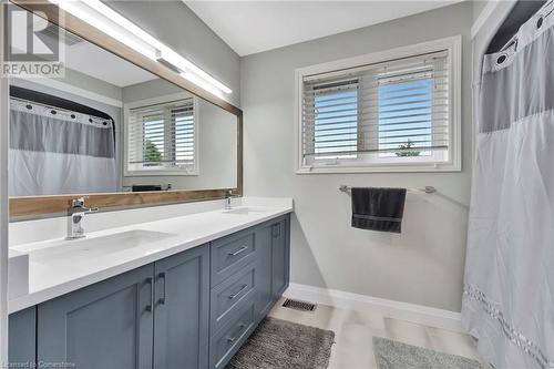 53 Rolling Acres Drive, Kitchener, ON - Indoor Photo Showing Bathroom