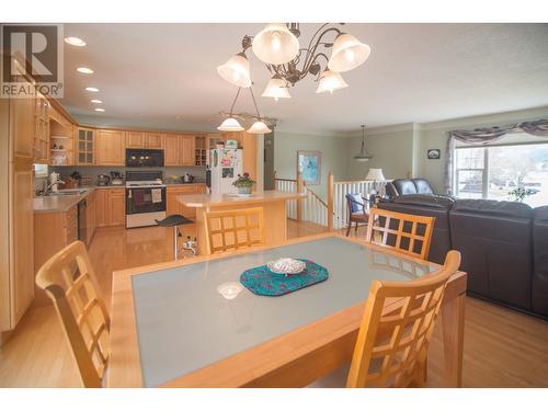 441 Bailey  Avenue, Merritt, BC - Indoor Photo Showing Dining Room