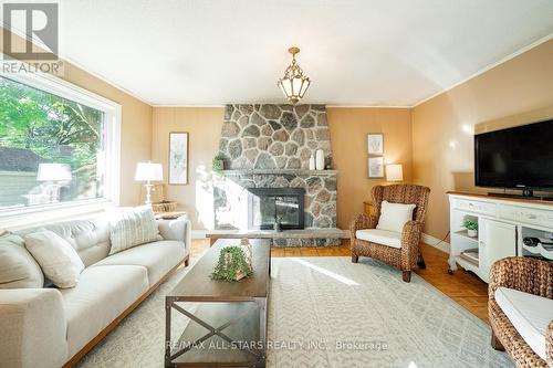 43 John Dexter Place, Markham, ON - Indoor Photo Showing Living Room With Fireplace