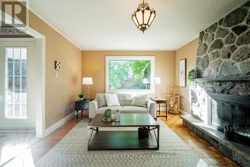 43 John Dexter Place, Markham, ON - Indoor Photo Showing Living Room With Fireplace