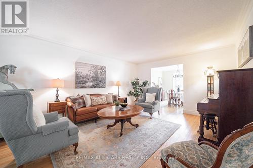 43 John Dexter Place, Markham, ON - Indoor Photo Showing Living Room