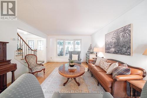 43 John Dexter Place, Markham, ON - Indoor Photo Showing Living Room