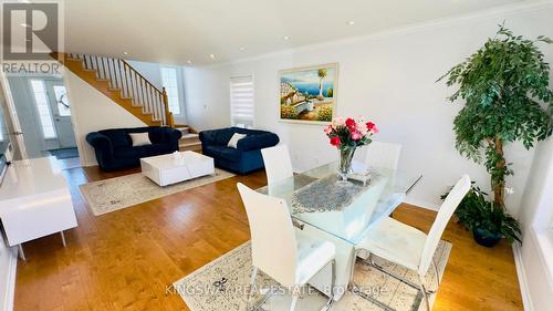 164 Gail Parks Crescent, Newmarket, ON - Indoor Photo Showing Dining Room