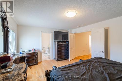 19 Conductor Avenue, Whitchurch-Stouffville, ON - Indoor Photo Showing Bedroom