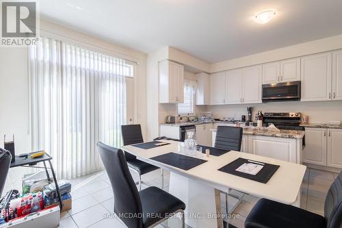 19 Conductor Avenue, Whitchurch-Stouffville, ON - Indoor Photo Showing Kitchen