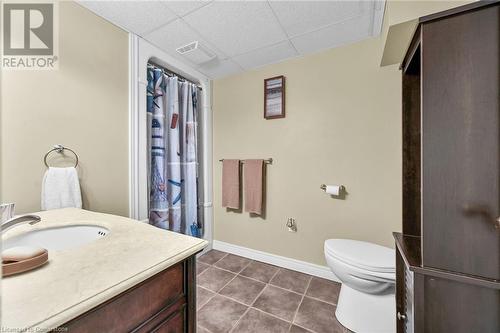 221 Mackenzie Crescent, Caledonia, ON - Indoor Photo Showing Bathroom