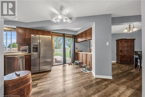 50 Golden Orchard Drive, Hamilton, ON - Indoor Photo Showing Kitchen