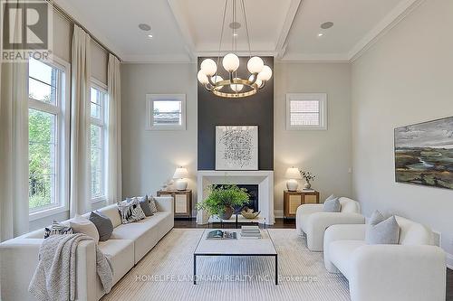 3253 Sawmill Street, Oakville, ON - Indoor Photo Showing Living Room