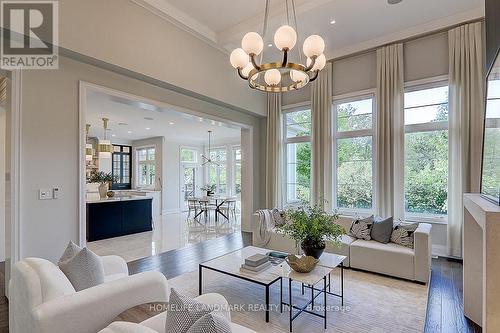 3253 Sawmill Street, Oakville, ON - Indoor Photo Showing Living Room