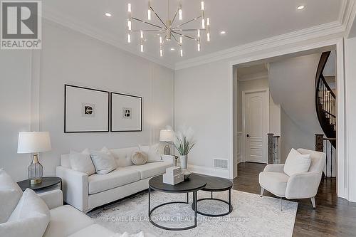 3253 Sawmill Street, Oakville, ON - Indoor Photo Showing Living Room