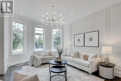 3253 Sawmill Street, Oakville, ON - Indoor Photo Showing Living Room