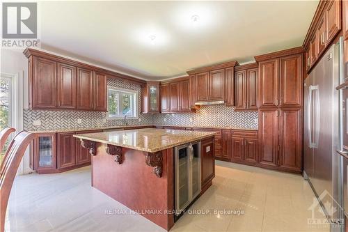 800 Old Highway 17 Road, Prescott And Russell, ON - Indoor Photo Showing Kitchen