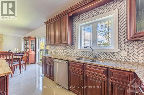 800 Old Highway 17 Road, Prescott And Russell, ON - Indoor Photo Showing Kitchen With Double Sink