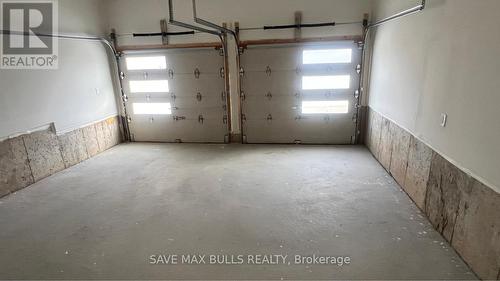 89 Gledhill Crescent, Cambridge, ON - Indoor Photo Showing Garage