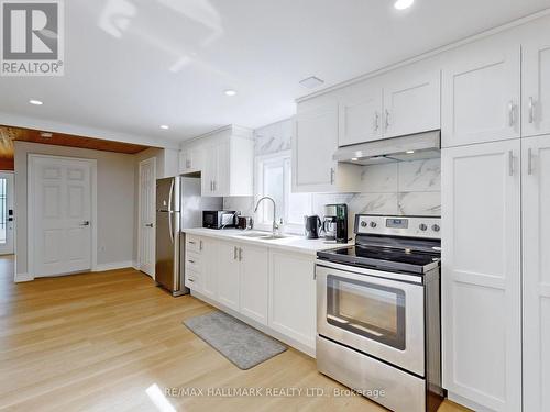 56 68Th Street N, Wasaga Beach, ON - Indoor Photo Showing Kitchen