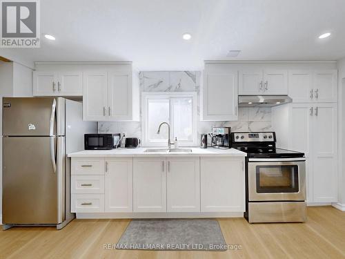 56 68Th Street N, Wasaga Beach, ON - Indoor Photo Showing Kitchen