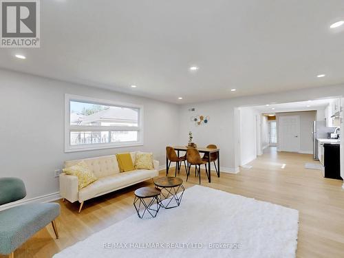 56 68Th Street N, Wasaga Beach, ON - Indoor Photo Showing Living Room