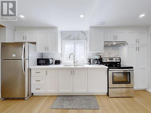 56 68Th Street N, Wasaga Beach, ON - Indoor Photo Showing Kitchen