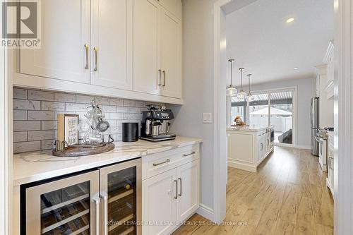 370 Masters Drive, Woodstock, ON - Indoor Photo Showing Kitchen With Upgraded Kitchen