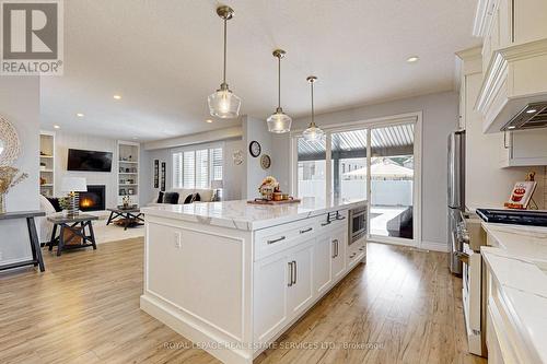 370 Masters Drive, Woodstock, ON - Indoor Photo Showing Kitchen With Upgraded Kitchen