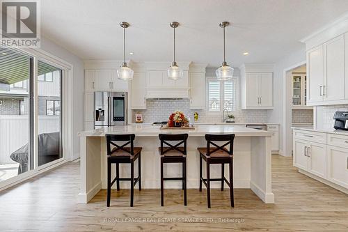 370 Masters Drive, Woodstock, ON - Indoor Photo Showing Kitchen With Upgraded Kitchen