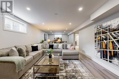 370 Masters Drive, Woodstock, ON - Indoor Photo Showing Living Room