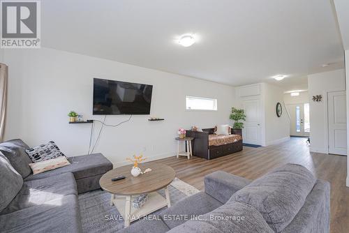 1427 Twilite Boulevard, London, ON - Indoor Photo Showing Living Room