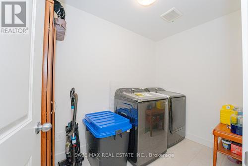 1427 Twilite Boulevard, London, ON - Indoor Photo Showing Laundry Room