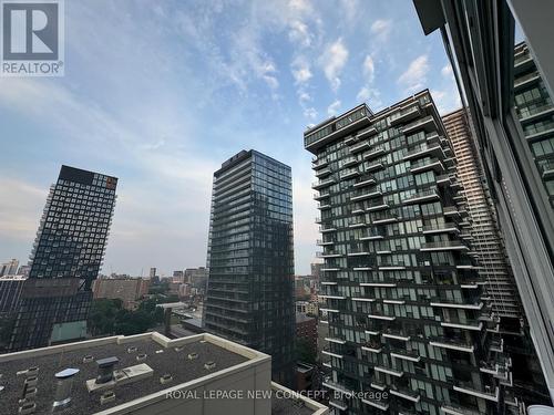 1911 - 68 Shuter Street, Toronto, ON - Outdoor With Facade