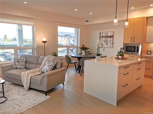 306-9818 Fourth St, Sidney, BC - Indoor Photo Showing Living Room