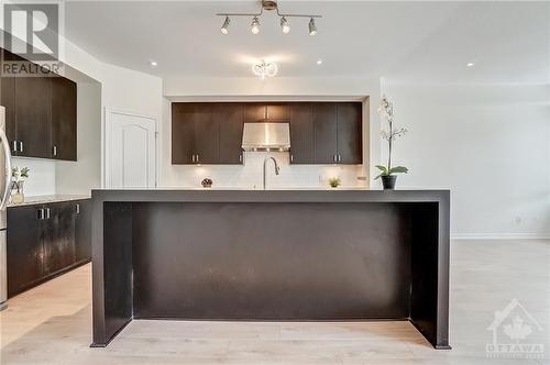 1074 Northgraves Crescent, Ottawa, ON - Indoor Photo Showing Kitchen