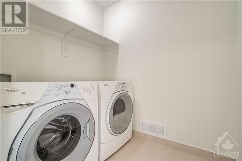 1074 Northgraves Crescent, Ottawa, ON - Indoor Photo Showing Laundry Room