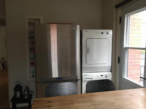 Cuisine - 10190  - 10192 Av. D'Auteuil, Montréal (Ahuntsic-Cartierville), QC - Indoor Photo Showing Laundry Room