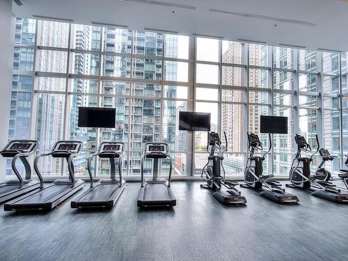 Exercise room - 1402-1050 Rue Drummond, Montréal (Ville-Marie), QC - Indoor Photo Showing Gym Room