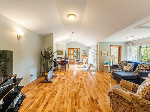 Family room - 3468 Ch. Hopps, Austin, QC - Indoor Photo Showing Living Room