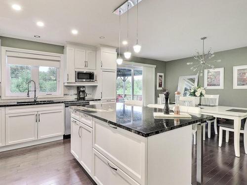 Kitchen - 2596 Route 219, Saint-Jean-Sur-Richelieu, QC - Indoor Photo Showing Kitchen With Upgraded Kitchen