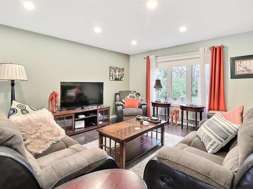 Living room - 2596 Route 219, Saint-Jean-Sur-Richelieu, QC - Indoor Photo Showing Living Room