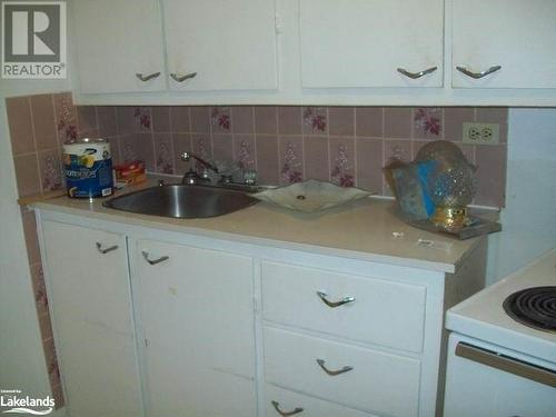 29 Railway Street, Georgian Bay Twp, ON - Indoor Photo Showing Kitchen