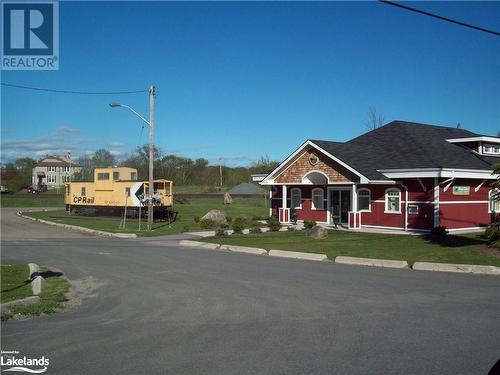 Mactier Library Caboose - 29 Railway Street, Georgian Bay Twp, ON - Outdoor