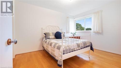 630 5Th Avenue A W, Owen Sound, ON - Indoor Photo Showing Bedroom