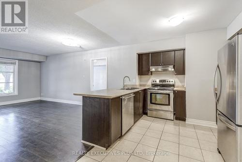 103 - 3070 Rotary Way, Burlington, ON - Indoor Photo Showing Kitchen