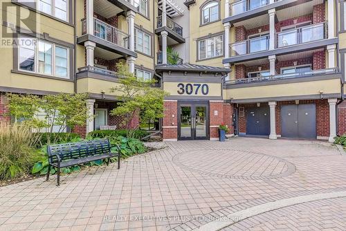 103 - 3070 Rotary Way, Burlington, ON - Outdoor