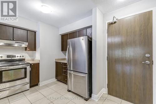 103 - 3070 Rotary Way, Burlington, ON - Indoor Photo Showing Kitchen