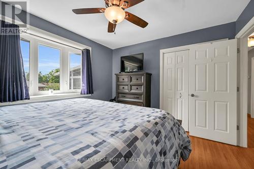 221 Mackenzie Crescent, Haldimand, ON - Indoor Photo Showing Bedroom