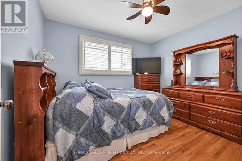 221 Mackenzie Crescent, Haldimand, ON - Indoor Photo Showing Bedroom