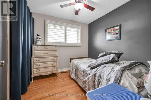 221 Mackenzie Crescent, Haldimand, ON - Indoor Photo Showing Bedroom