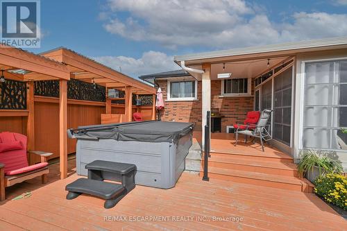 221 Mackenzie Crescent, Haldimand, ON - Outdoor With Deck Patio Veranda With Exterior